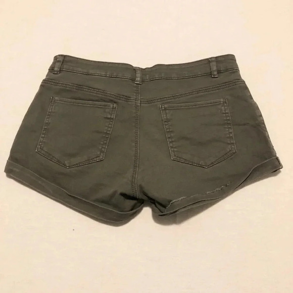 H&M Cuffed Shorts Olive Green Denim Mid Rise Womens Size 4 - Picture 7 of 12